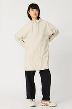 Tanta Nebbia Raincoat - Peyote
