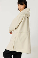 Tanta Nebbia Raincoat - Peyote