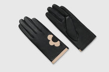 Mabel Sheppard Daisy Gloves - Black/Cream