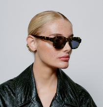 A.Kjærbede Halo Sunglasses - Black/Yellow Tortoise