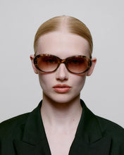 A.Kjaerbede Anma Sunglasses - Coquina / Grey Transparent