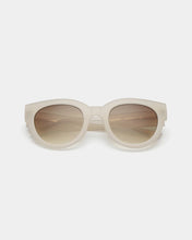 A.Kjaerbede Lilly Sunglasses - Cream Bone