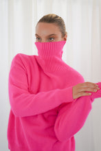 TWNS The Label Greeley Turtleneck Jumper - Neon Pink