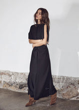 HAUTE L'AMITIE Satari Long Gather Dress - Black