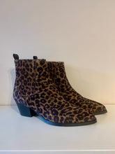 Donna Lei Sophie Boot - Leopard Suede