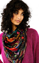 Wild Crazy World Medium Scarf - Noir
