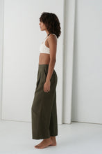 Lilly Pilly Ivy Linen Crop Pants - Khaki