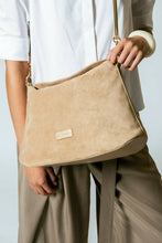 12115 Every Other Fold Top Shoulder Bag - Sand
